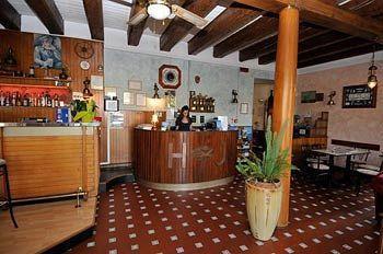 Johnson Hotel