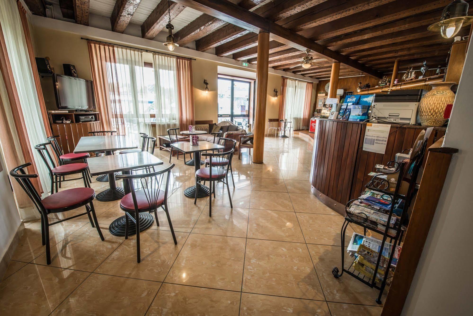 Hotel Johnson Peschiera del Garda